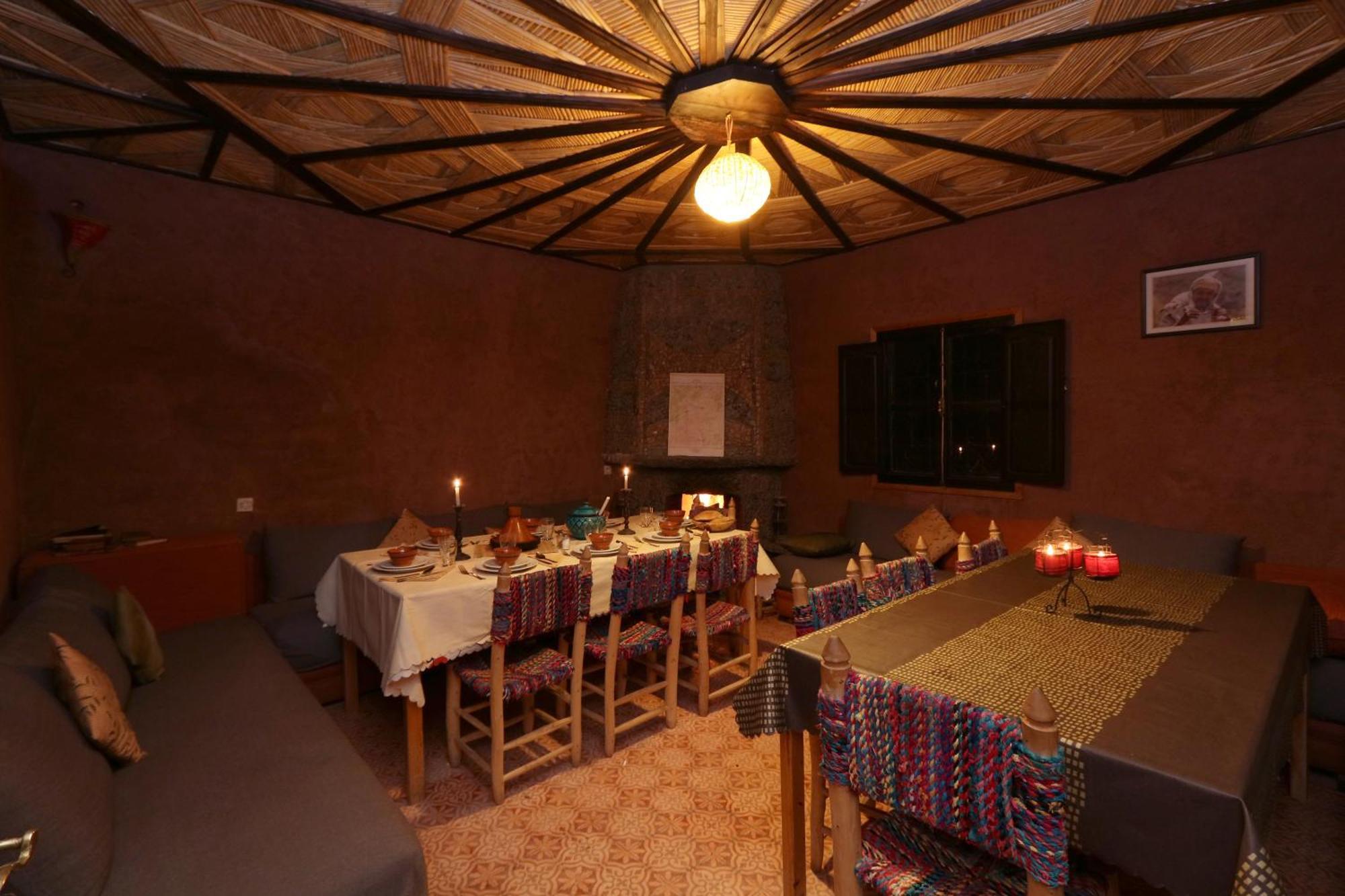 Gite Ogog Tacheddirt Exterior photo